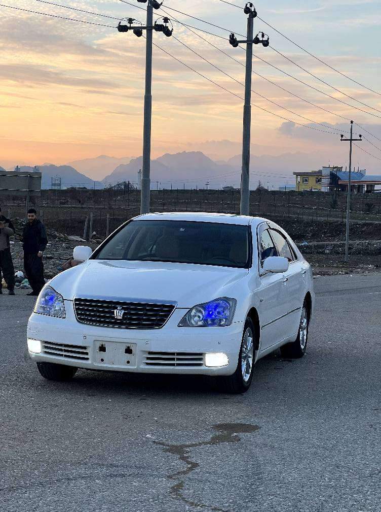 سەرەتا بەناوی خوای گەورە
 شاهینەی ڕۆیاڵی ساج مەلەکی 
٢٠٠٧ ی بەسمە ڕەساسی 
١٨٠ ی گێڕ گەورە 
سێ دووگمەی پەردە 
سەیارەکی زۆ جوان و ڕێکە حاسەو ڕادار و هەمو شتێکی ئیش دەکا و بێ کێشەیە چوار تایەی لۆک لۆکی لەسەرە مەسرەف کراوە بەس برێکی نەبەستراوە . 
بەشەرتی فیتەر دەی فرۆشم 
سیعری ٥١ گەڵاو معامەلە
شوێن ..قەڵادزێ
ژم٫ ***********
ا....***********
وەتسئەپ و ڤیبەری لەسەرە . بشدار, السليمانية
