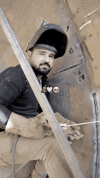 سلام عليكم من رخصت ادمن الكروب 
(اني لحام خزانات +. لحام مك +حداده عامه باب و شباك سقايف بانواعهه محجرات بانواعهه +ديكورات جبس بودركس + لحام مكينه اوتماتيك +مطبق) لي عنده شغل لا يقصر وطلع محفضات هاذا رقم تلفوني {***********}
