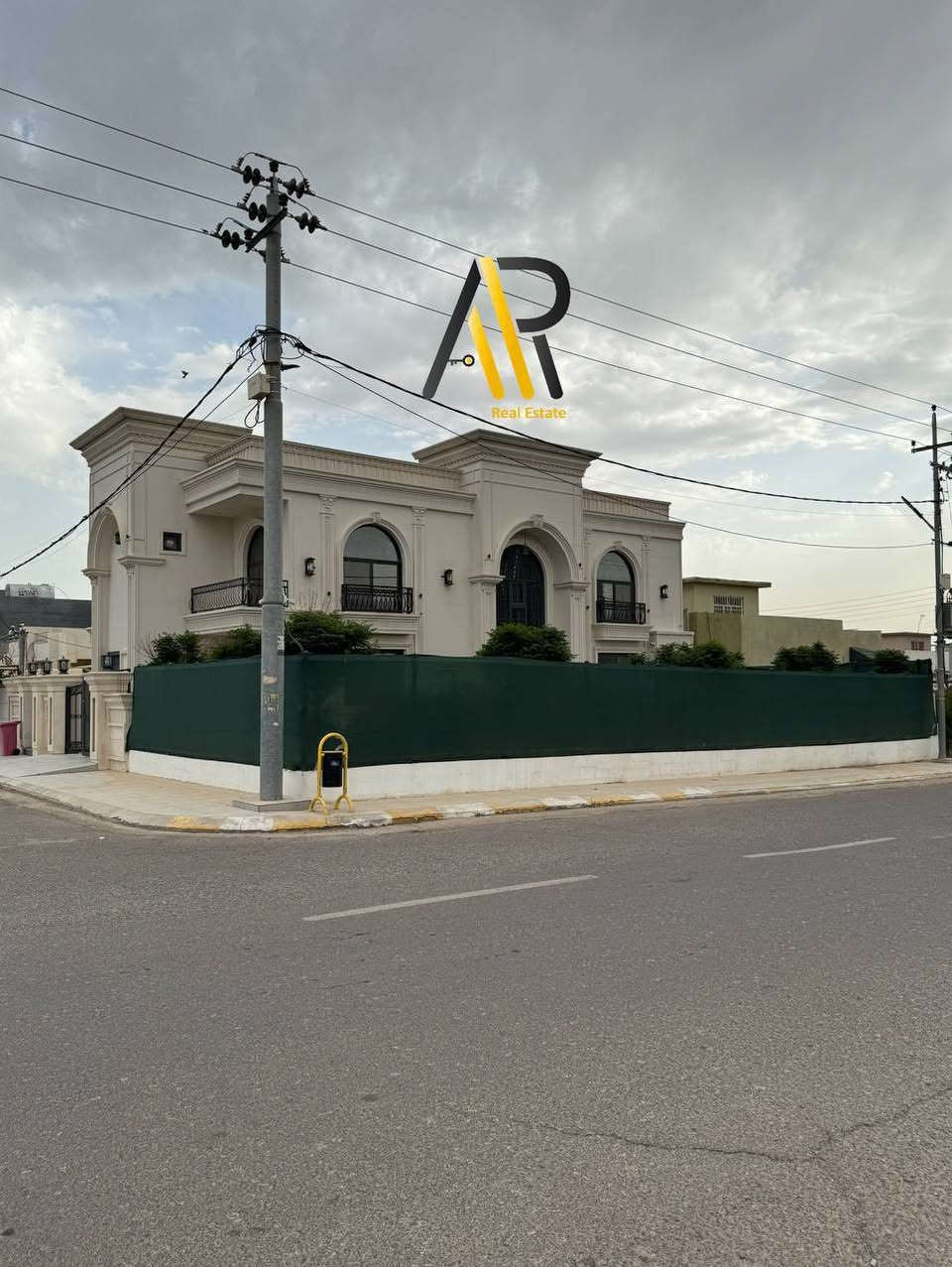 منزل للبيع في أربيل مجمع المهندسين 360م ركن ع شارع سايدين
يتكون:-
5غرف
أستقبال
صالة
مطبخ
مجموعة صحيات 
للاستفسار:-

***********
***********
**************
في حال لم يتوافق العقار مع رغبتكم او لم يكن بقدر امكانيتكم زوروا موقعنا على تلكرام للتصفح على اكثر عدد من العقارات المتوفرة•https://t.me/mohamedaqarat1
