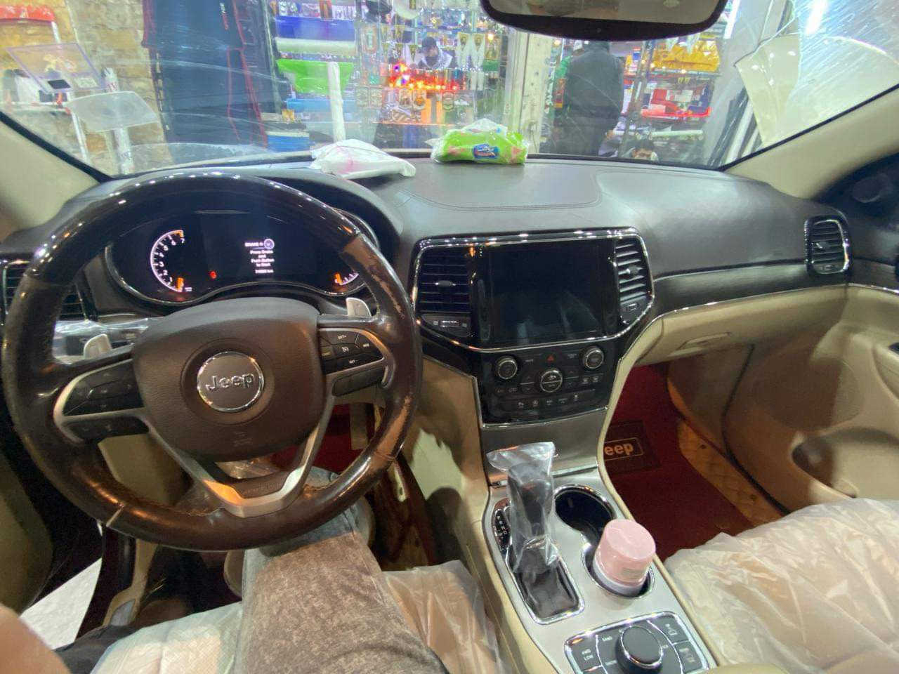 ماشيه ٧٠ الف كيلو متر 
 للبيع جيب اوفرلاند خليجي 
وكاله ليث العبيدي  
بسمي شخصيآ  رقم بغداد 
مكفوله كفاله عامه من صبغ والحادث  والكير والمكينه والاكسل والفورويل  
 فول مواصفات ١/١  
رادار جانبي نقطه عمياء 
سياقة الاليه مع تحديد المسار 
داخل بيجي  + سقف كنتاره 
حجم المحرك: 3600
فور ويل 4/4 ماوس 
دبل سلايت بانوراما 
تشغيل عن بعد 
شاشات 3 
شفتات ستيرن 
جنطه كهربائي شفط 
دبل كزوز خلفي 
حساسات اماميه + خلفية 
بصمه تشغيل بصمه ابواب
سستم صوت 12 سماعة هارمن كاردون  
دمامي خلفي بلصندوك
قطعتين تبريد ثلج 
كشن خزن ميموري 3 وضعيات
 مقاعد جلد اصليه بيجي كهرباء (تدفئة+تبريد) 
 كشن خلفية تدفئه
تدفئه بلاستيرن 
سيدي بلجكمجه  مع ريموتن تحكم بلشاشه 
مري  شفط 
مري قلاب ويه ال R
يدات ستيل اصل 
الداخل صاج ملكي  
 نظام_خرائط(نظام ملاحة)_Navigatio
 كامرة خلفية دوارة اصلية
 استيرن كهرباء +  تدفئة
 فول تحكم استيرن (جهتين امامي + جهتين خلفي) 
 ناقل حركة ٨ نمر
 نظام سبورت s
 نضام اقتصادي
 مري _جانبي_تدفئة مرايا_جانبية_حساسة_للضباب_تعمل_
تلقائياً + اشارة بالمري 
 لايت عدسة زينون يصعد وينزل ويه الستيرن 
كشافات زنون 
زراكات لايت 
  باتري جديد تخم تايرات انتاج ٢٥؟جدد صدر جديد 
كاعيات شركه جيب ممفتوحه 
كتلوكات الشركه  + جنطه الطوارء
بصمات 2 شركه وياها + برده بلصندوق شركه 
كلوب طوارء بلجنطه
الاسبير المقدس بعد منازل انتاجه 19 مال وكاله 
السياره جديده بمعنئ الكلمه ولا كلوب مشتغل بلدشبول حته السيرفز طافي

رقم صاحب سيارة ***********
