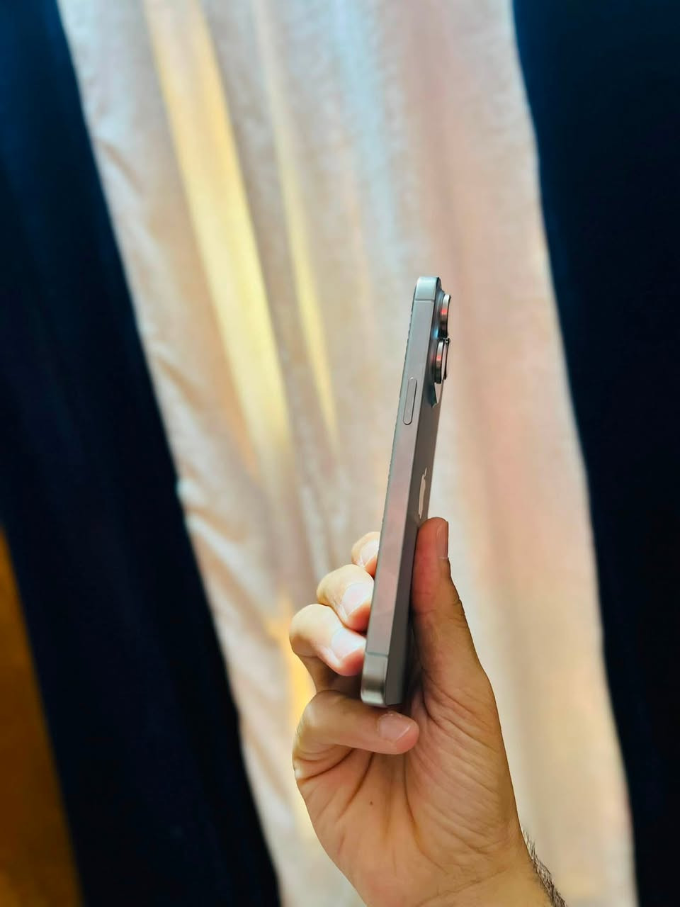 15 برو ماكس شرق اوسط عربي خطين 
نموذج M … ZA/A 
بطاريه 81 اصليه بلادي 
مشحون 1050 دوره 
ذاكره 256 
مستبدل فقط كامره اصليه من ابل تقره " مستعمله " 
على الفحص والضمان 
السعر 825 الف فقط 
العنوان : النجف


**إذا كنت صاحب هذا الإعلان وتريد حذفه لأي سبب، رجاءا أرسل رسالة إلى الدعم الفني**