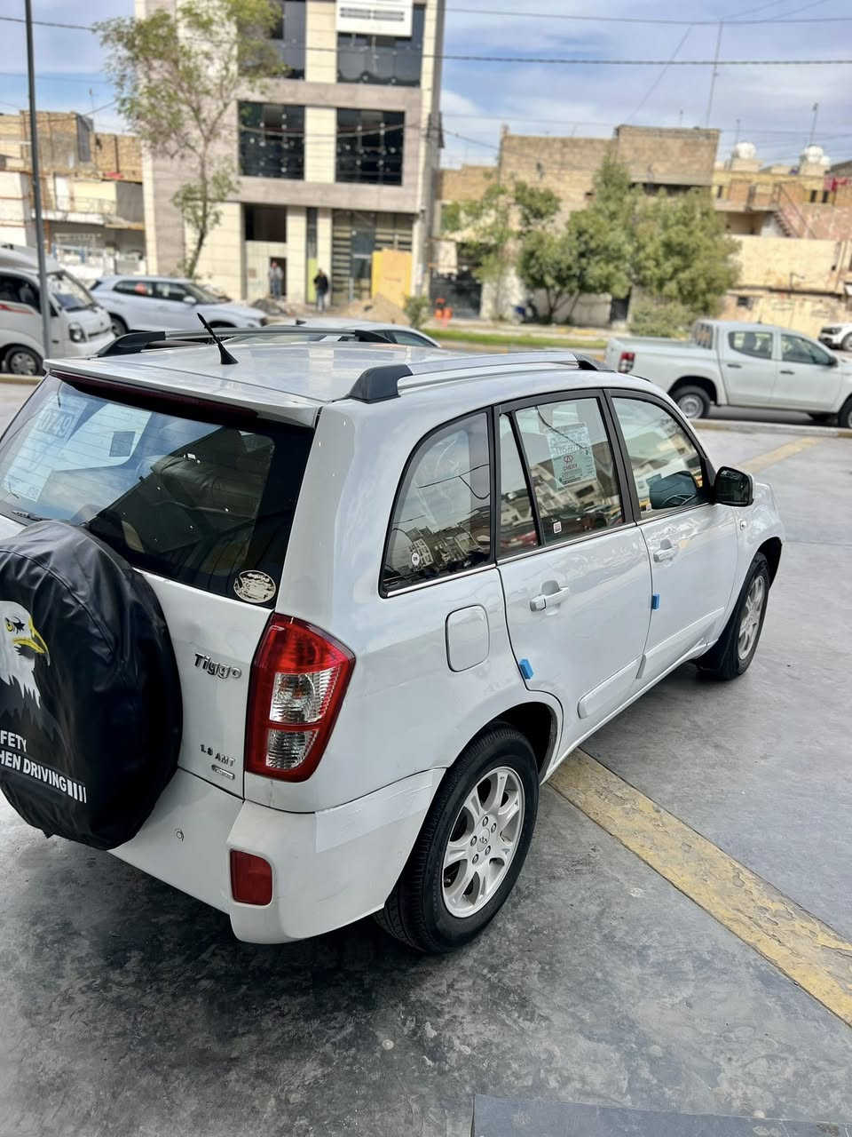 سلام عليكم 
[شيري تكيو 2013 
[بسمي سياره 
[السعر /55 وبيه مجال بسيط
[ماشيه /97 كيلو 
[رقمه بغداد الدولي رقم جديد و هزة
[فول موصفات فتحه هم 
[سياره بيه مكانين لو 3 (بارد )
[كير و محرك جاهز 
[بغداد / حي لعدل 📍
***********
