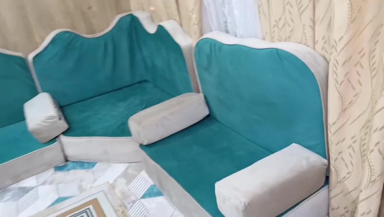 عندي جلسه عربية للبيع مكان شعلة او تبادل بديوان أو تخم التحب


**إذا كنت صاحب هذا الإعلان وتريد حذفه لأي سبب، رجاءا أرسل رسالة إلى الدعم الفني**