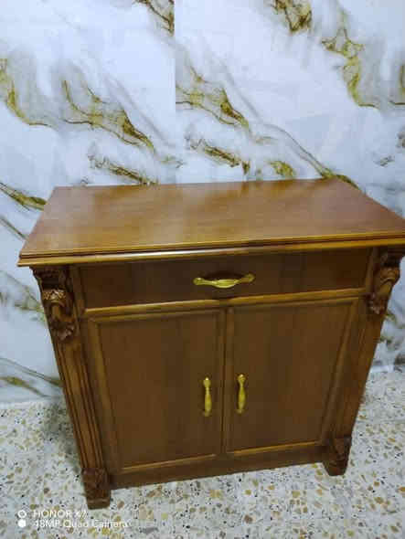 السلام عليكم ورحمة الله اخواني غرفة زان
للبيع احطاطة 
نجارة ابو علي 
*********** 
***********
