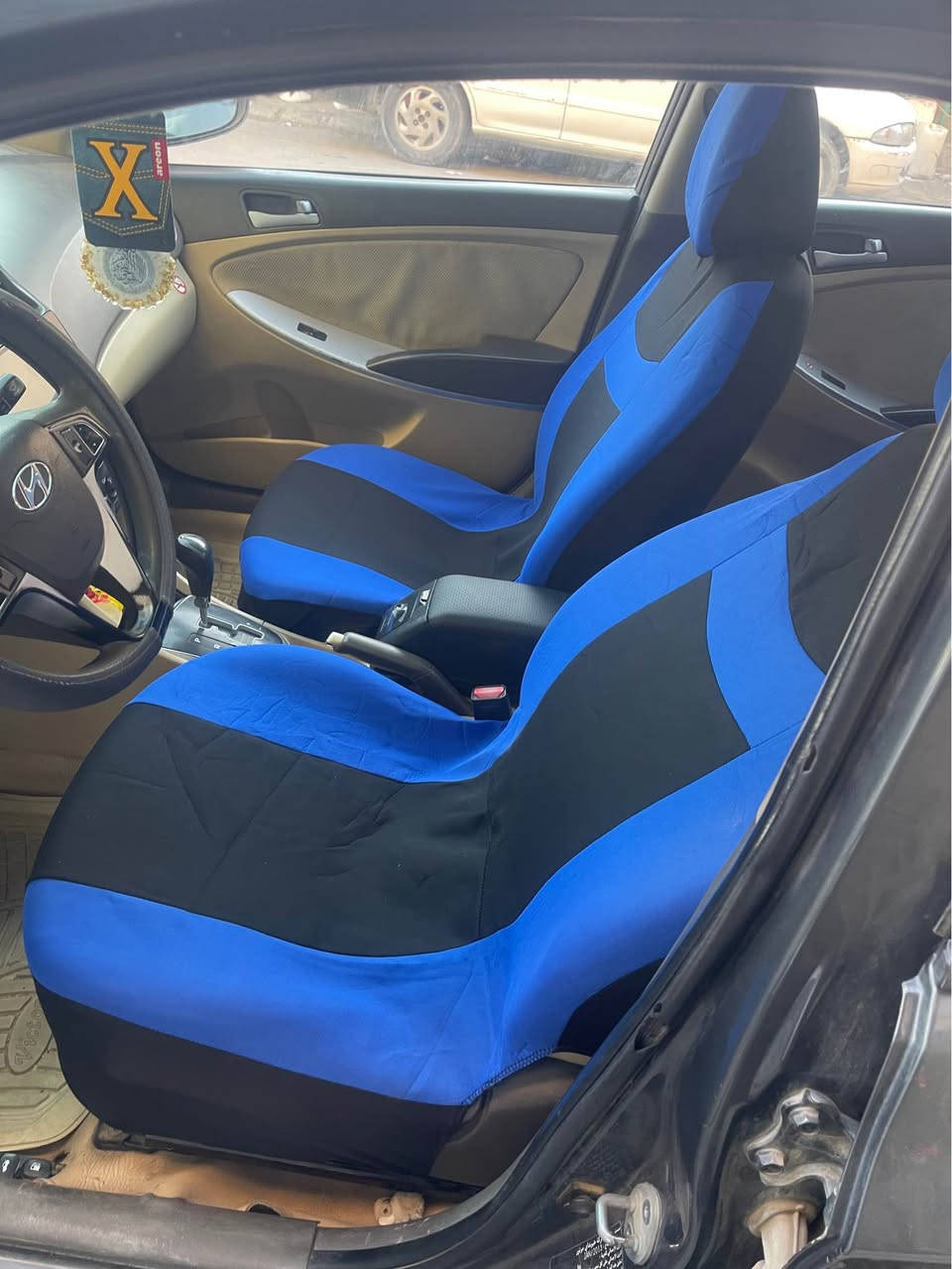 السلام عليكم 
اكسنت ١٣ خليجي ١٦٠٠ دوش 
رقم واسط انكليزي تحويل وين مايعجبك 
السونا موجود بلصور السعر ٧٨ وبيه مجال للشراي 
الشراي يتصل *********** مكاني بغداد شارع حيفا بغداد, العراق
