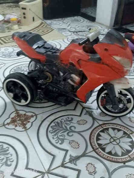 سياره +دراجة. اطفل 
عوزهن ترتيب 
باتري نقص،،،

سعر 60.    

حي شرطه 

***********
