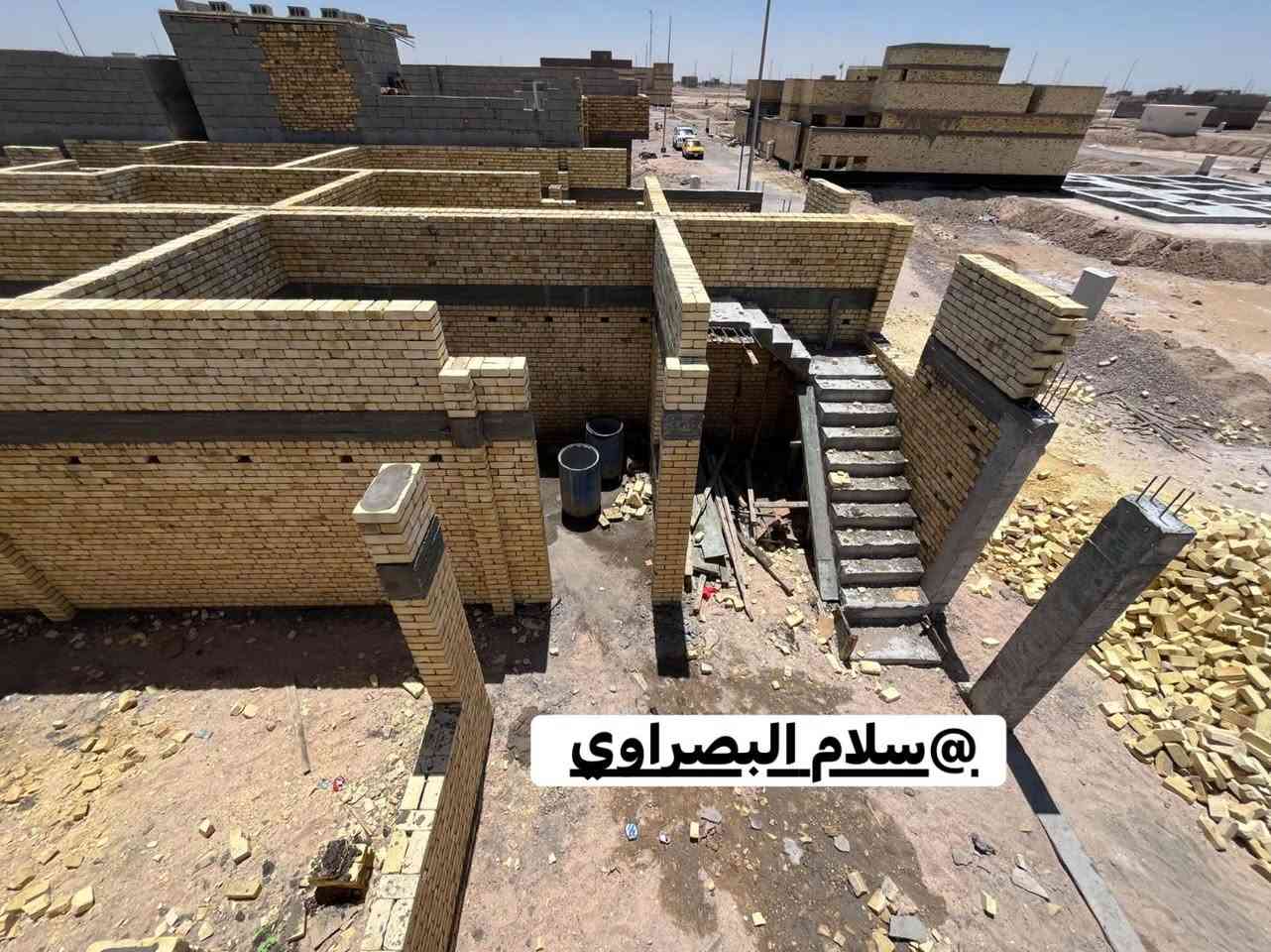 #الحمدلله تم اكمال الطابق الارضي مساحة320متكونه من دارين 160.160الطوبة والنخيلة الخلفةسلام البصراوي
للاستفسار ***********
