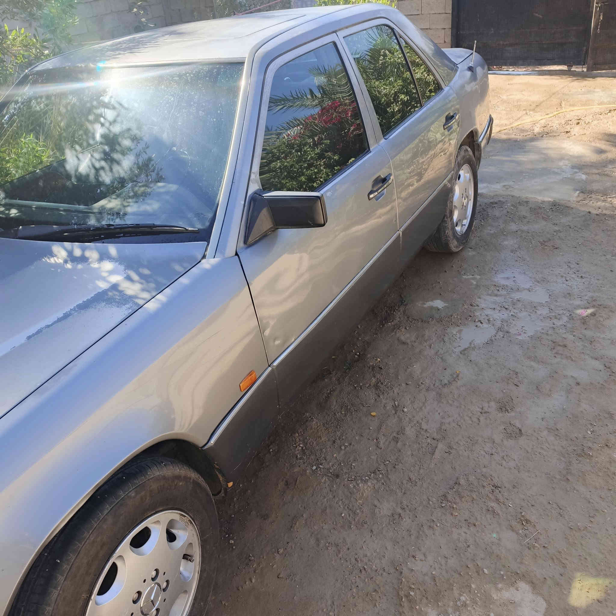 سياره مارسيدس دبه مديل ٨٩ بلاد شواصي قواعددبلات ابلاد بسمي السعر ٥٤تلفون***********
