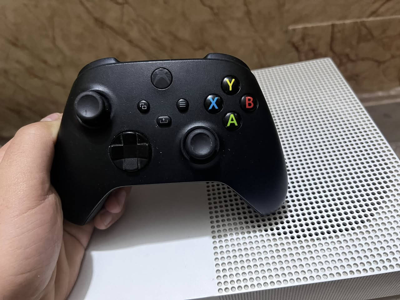 سلام عليكم عندي اكسبوكس وان إس ذاكره واحد تيرا الجهاز نضيف لامفتوح ولا مصلح ملحقات كامله  نضافه 99‎%‎ الجهاز بي ألعاب مملوكه مشتريهن سعرهن غالي جوستك اصليه  الجهاز فول بالألعاب والدقه مكاني كربلاء طويريج سعره 175وبي مجال قليل


**إذا كنت صاحب هذا الإعلان وتريد حذفه لأي سبب، رجاءا أرسل رسالة إلى الدعم الفني**