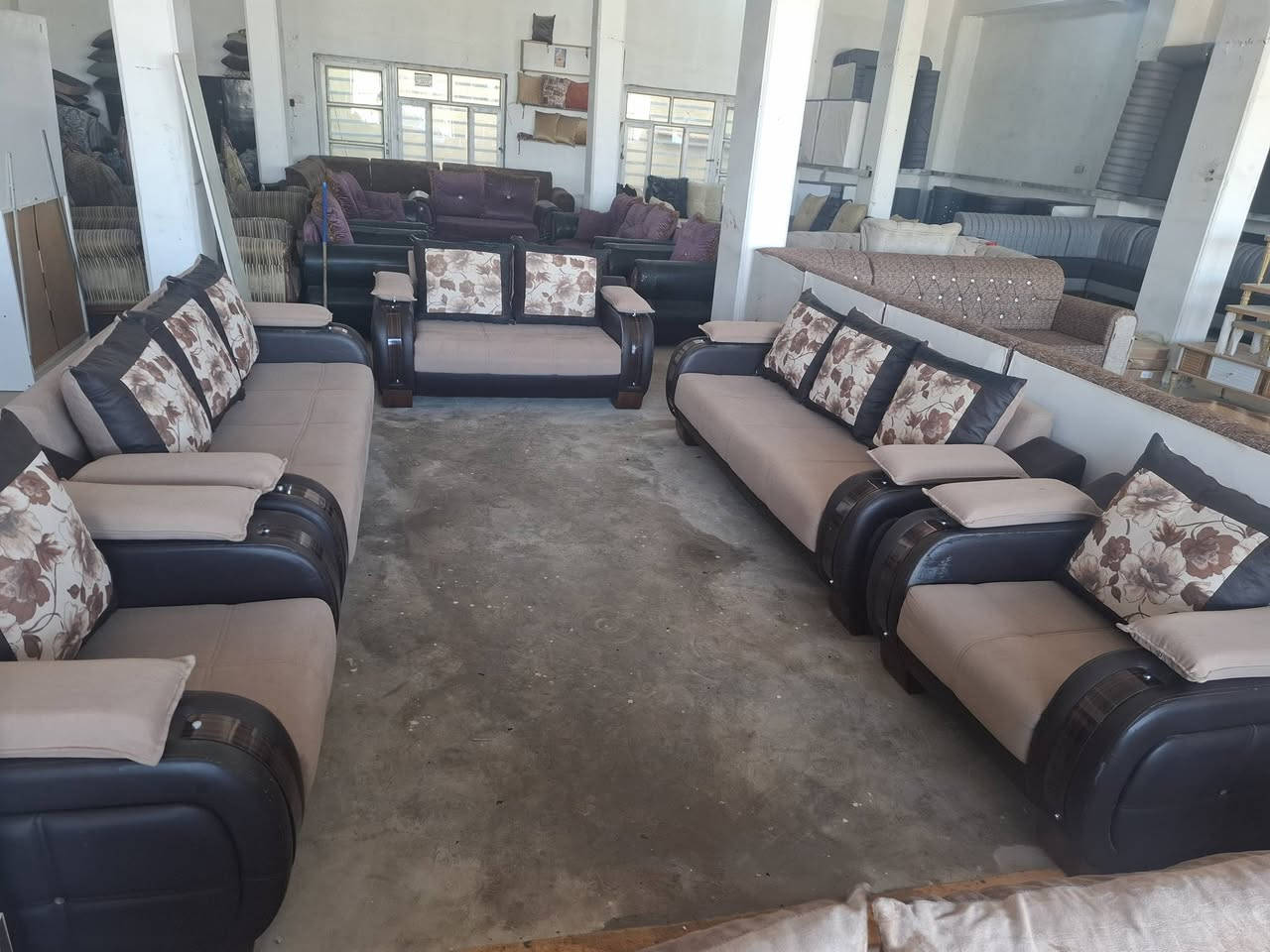 تخم باله تركي ماركه  نظيف جدا جدا 10نفر اسفنج ضغط طبي بولستر  كلش قوي ومرتب نضيف باله تركي
الحمزه الغربي ***********
