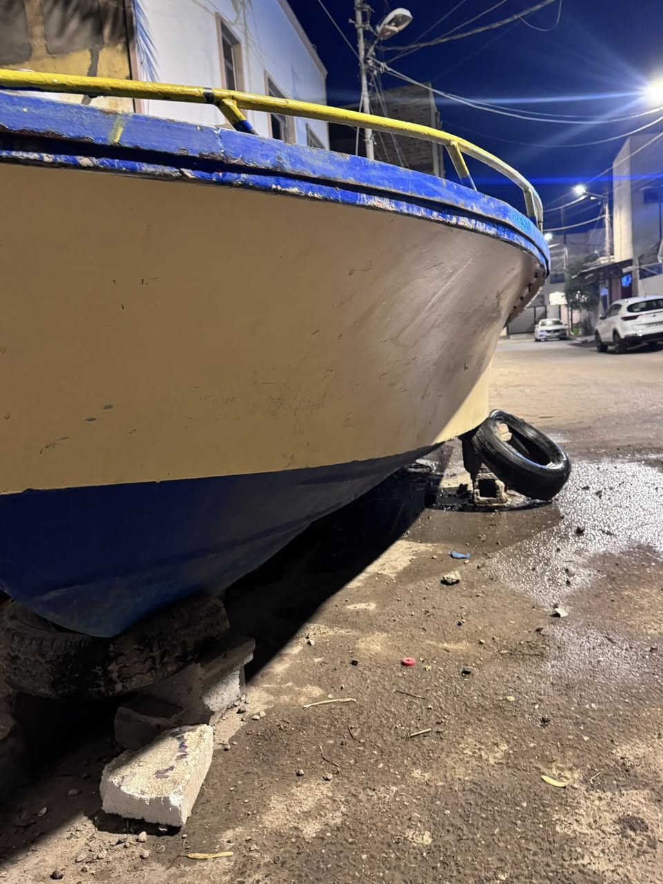 زورق روضان كويتي للبيع
زورق روضان كويتي للبيع جاهز شد مكينتك واطلع 
الطول 6 والعرض مترين 35 
العنوان البصرة الطويسة 
***********
