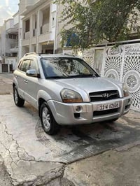 هيونداي توكسان  ٢٠١١ نص فول  خليجيه  مكينه ٢٠٠٠ دوش سياره ماشيه ١٦٠ ال...