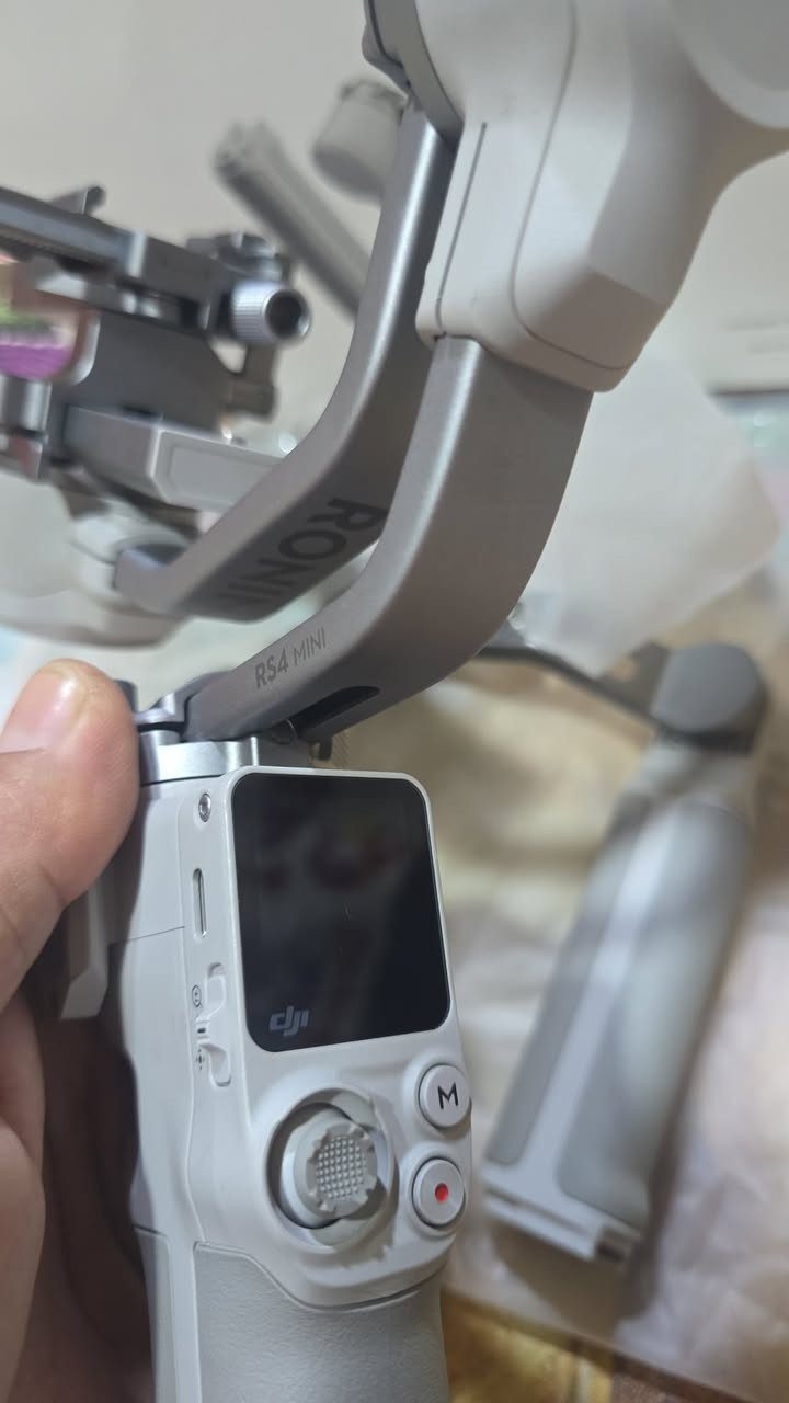 السلام عليكم
غراض تخص التصوير وغير التصوير للبيع
جميع الغراض مشتريها على ايدي
ونضيفات ومكفولات من اي خلل او عطل او تصليح
اذا بيهن حاجه مبدله لو مصلحه لو مفتوحه ترجعهن

توصيل ماعندي مكاني بالحله مركز المدينه

1_رونين Rs4 mini compo نضيف كلش
ومكفول كارتون وكل ملحقاته كامله  

2_نك مايك شركة بويا شركة عالميه
متحدثين ثنين كامل هو وغراضه وكيبلاته وجنطته 

3_تريكر ورسيفر لكاميرات الكانون رايدهن ثنينهن

4_حزم عدد ثنين الواحد ب 10 صورهن واضحه

5_كيبورد شركة اجاز RGB كيبورد عالمي ومعروف
مكفول ونضافته 100% سعره 50 الف

6_ستاند لابتوب بي مراوح وبي اضاءه RGB
وتكدر تتحكم بي وبسرعة المراوح وبالاضاءه
كامل هو وملحقاته ب 30 الف

مكاني حله بابل
توصيل ماعندي
رقم تلفوني  ***********
