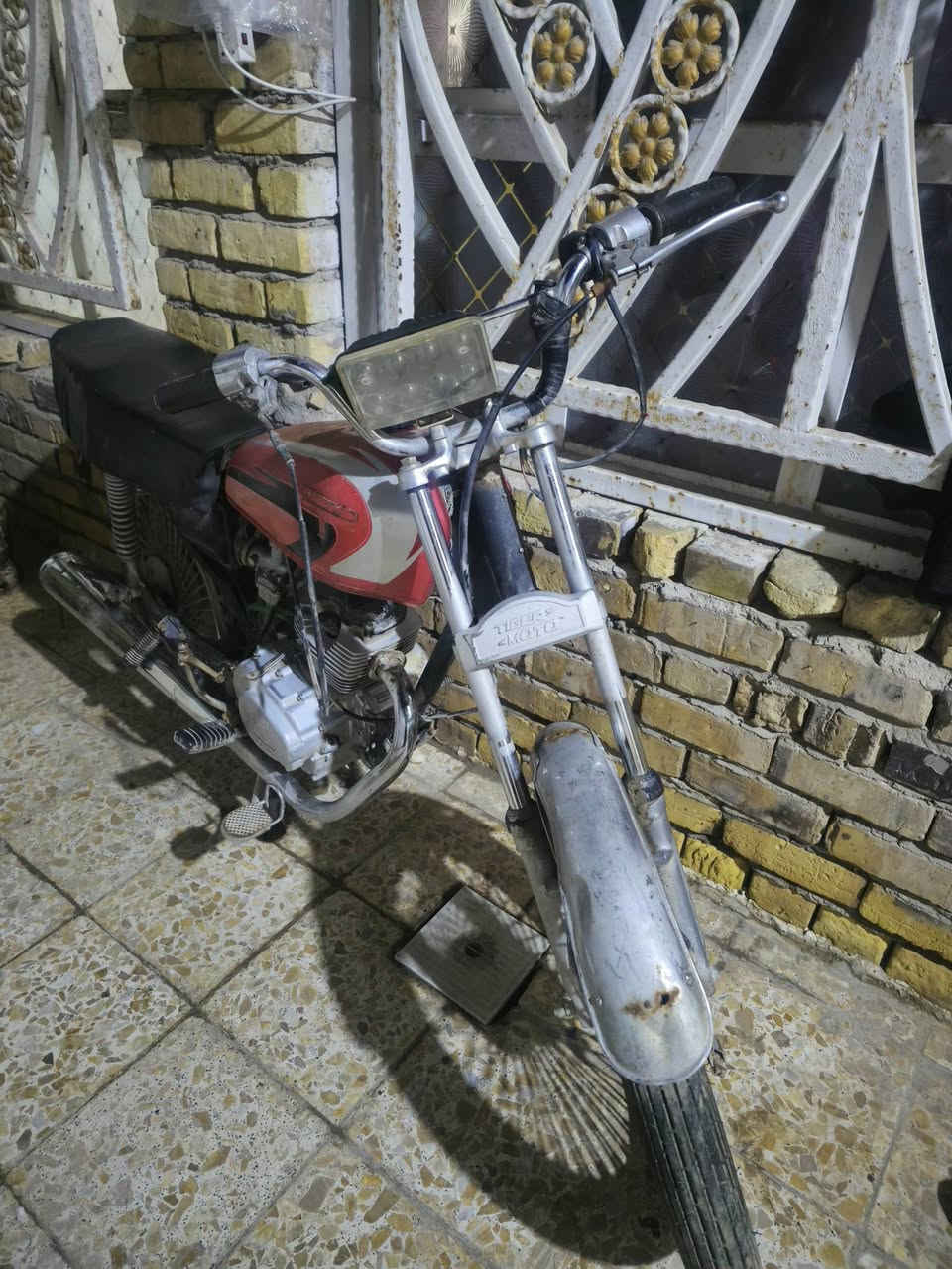 سلام عليكم دراجه كلك للبيع بيها عطل فقط بريك سعر 150 فقط الشراي يتصل  ***********
