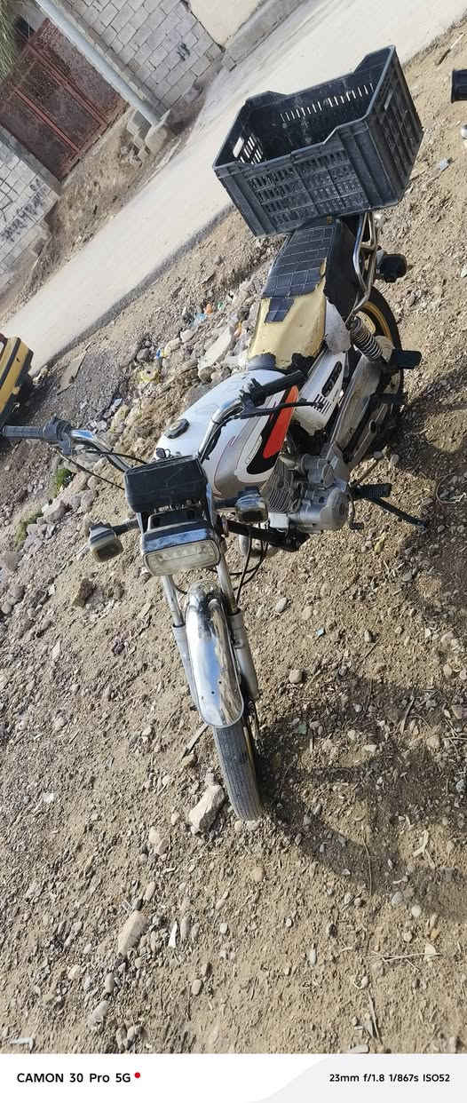 سلام عليكم دراجه للبيع سيفان 18عنوان بهرز السعر 350 الاتصال ***********
