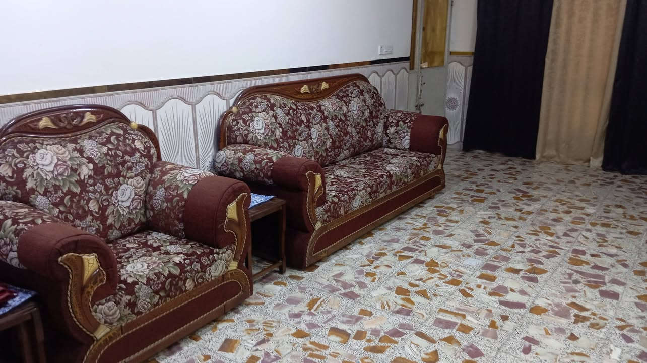 سلام عليكم تخم عشر مقاعد
سعر 350 مكان بغداد 
رقم ***********
