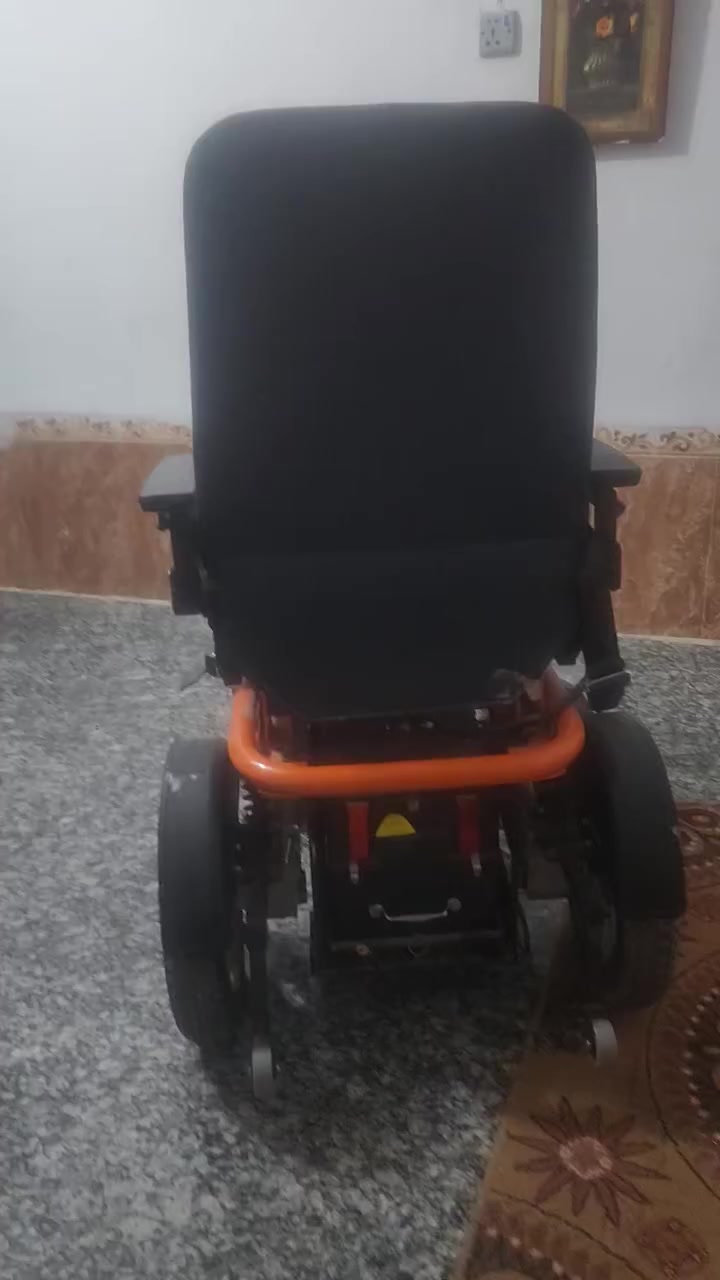 سلام عليكم عربانه مشتغله بس مرتين جديده سعر ٦٠٠ وبيها مجال  مكاني ديوانيه ***********
