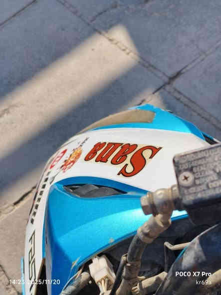 السلام عليكم دراجة ماكس صيني للبيع الدراجة گايمة تدخن مكاتبة بيه النهضة والشلعة مشروطات شرط تصعد بيه وتشوف بنفسك الدراجة تشتغل هندر فقط سلف ناقصها راجس + قبق مال تانكي  *********** سعر وتفاصيل تفضل خاص واهلا وسهلا بيك
