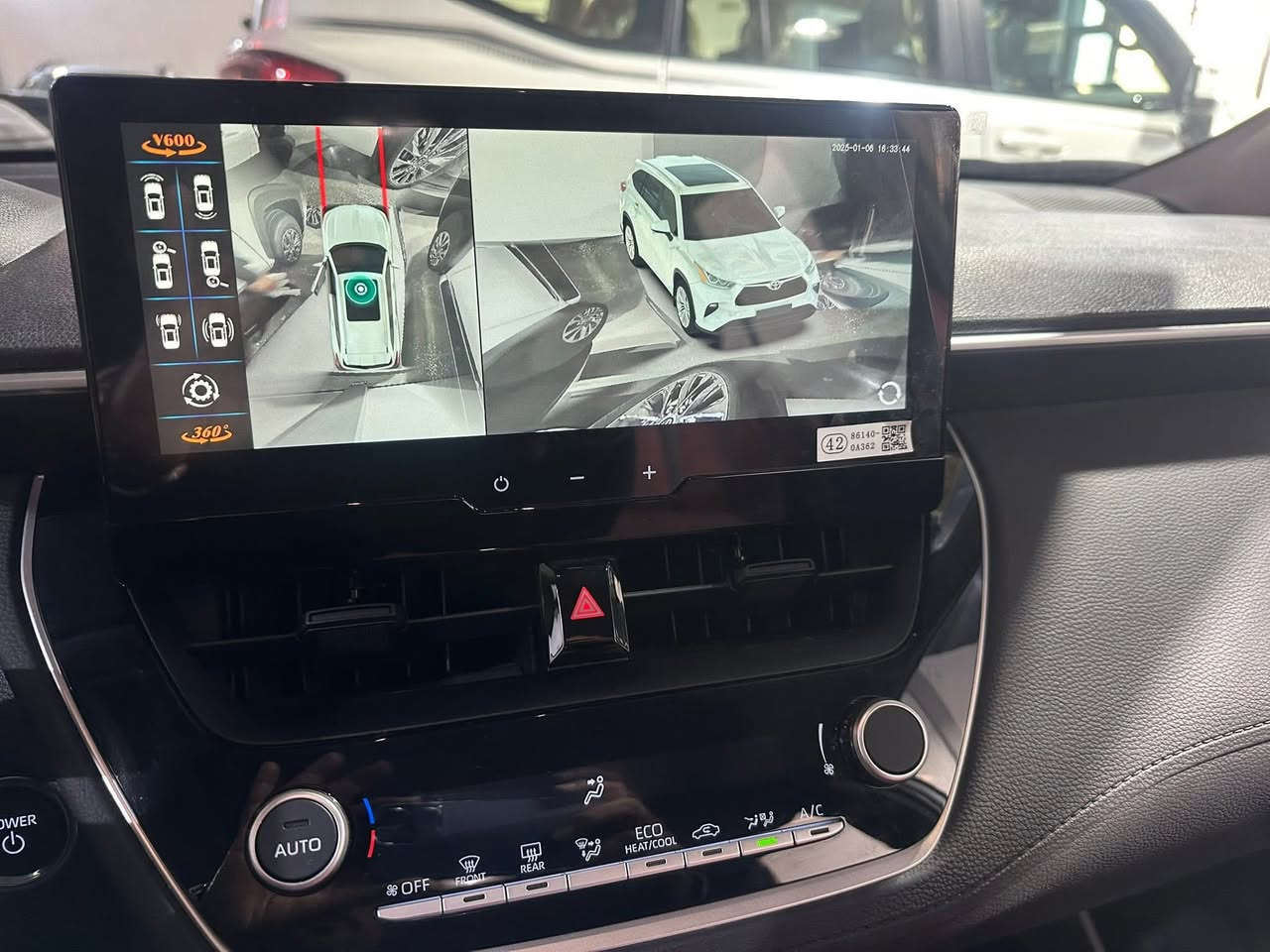 تويوتا كورلا كروس
موديل 2025 

فووول مواصفات  5 كامرات +كراسي كهرباء + جلد احمر +حمالات سقف  

ارقام بغداد 

للاستفسار
***********
***********
