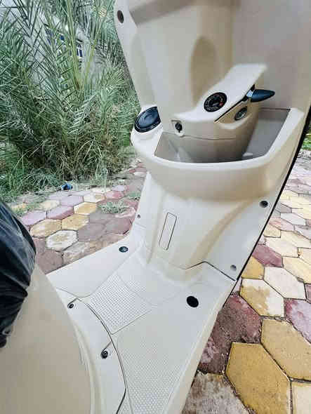 سلام عليكم 
بوليسي للبيع 
دراجه جديده بمعنى الكلمه 
كابريته مامفتوح برغي بيهة 
شغاله من الطول للطول 
سعر 950وبيه مجال ***********
