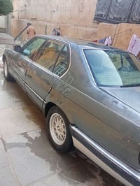 سياره بي ام 735 موديل 90 تبريد كهربائية كل شغال  محرك كير مكفول  محرك ...