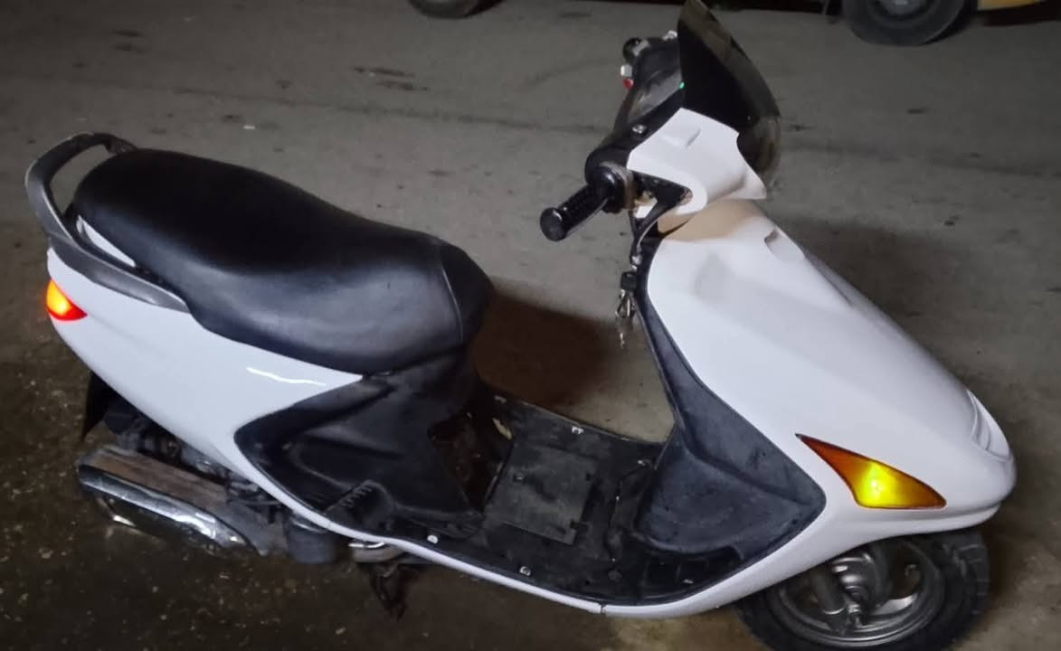 السلام عليكم دراجه للبيع او المراوس فراشه نضيفه شغاله لايت بكلايت هورن سلف هندر مكينه ناعمه شلعه معدل حلوه الدراجه متواجد خاص هذا رقمي *********** السعر ٣٥٠ بيها مجال بسيط او مراوس شعندك نزل مكاني كربلاء حي. الوفاء
