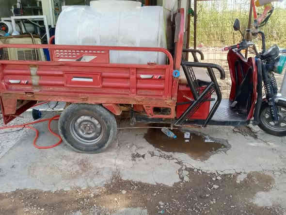 السلام عليكم ستوتة شحن حلوه ونضيفة بطاريات 2جدد والباقيات نص عمر تايرات خلفي جدد ويل اليمنه جديد السعر 750/العنوان /بغداد الدوره حي الصحه/***********
