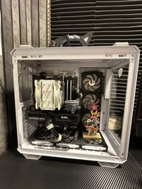 تجميعة كاملة مع شاشة وميز   PC   Cpu Ryzen 7 5800x  M.B b550 msi tomah...