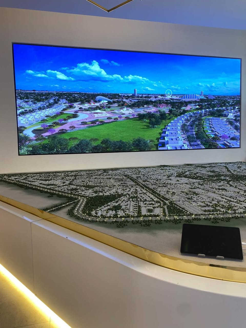 هل تبحث عن سكن يجمع بين الراحة، الأناقة، والموقع المثالي؟
مدينة الورد تقدم لك تجربة سكنية متكاملة وسط بيئة حضرية متطورة، بتصاميم عصرية مستوحاة من روح بغداد وعبق تراثها.

🏡 وحدات سكنية بمساحات متنوعة
🌳 حدائق وممرات خضراء
🛍️ خدمات متكاملة داخل المشروع
🚗 مواقف سيارات منظمة
🔒 أمن وحراسة على مدار الساعة

✨ احجز موعدك الآن واكتشف تفاصيل المشروع داخل شركة اورا✨
📱 للاستفسار والحجز عبر واتساب
***********
@إشارة
