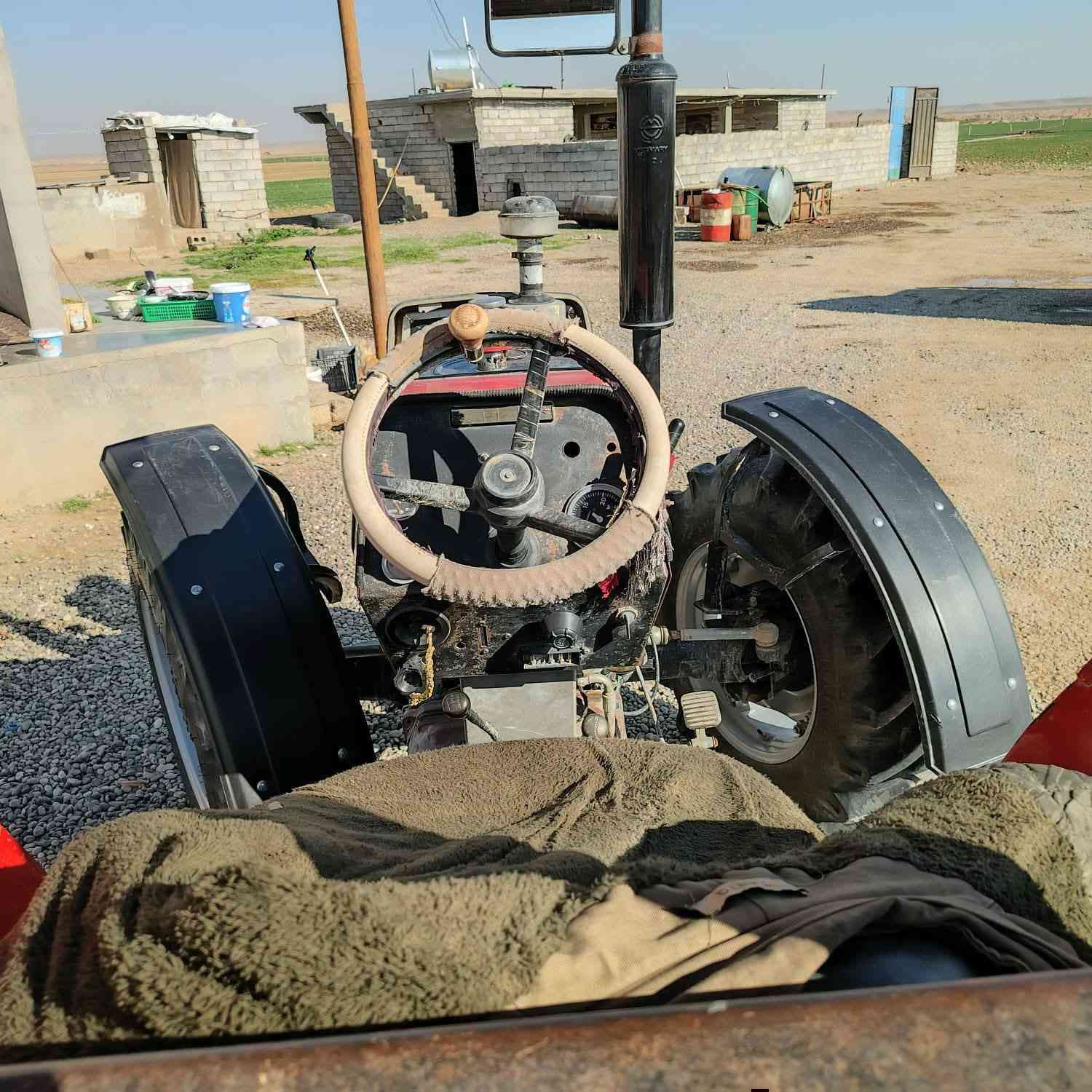 اسلام عليكم تركتر موديل ٨١ رقم التأميم محرك كير اسكن باور شرط طخم تاير جديد محور دبل حجم ٢٩٠ بونيد موجود هاتف ***********المكان صلاح الدين الشرقاط
