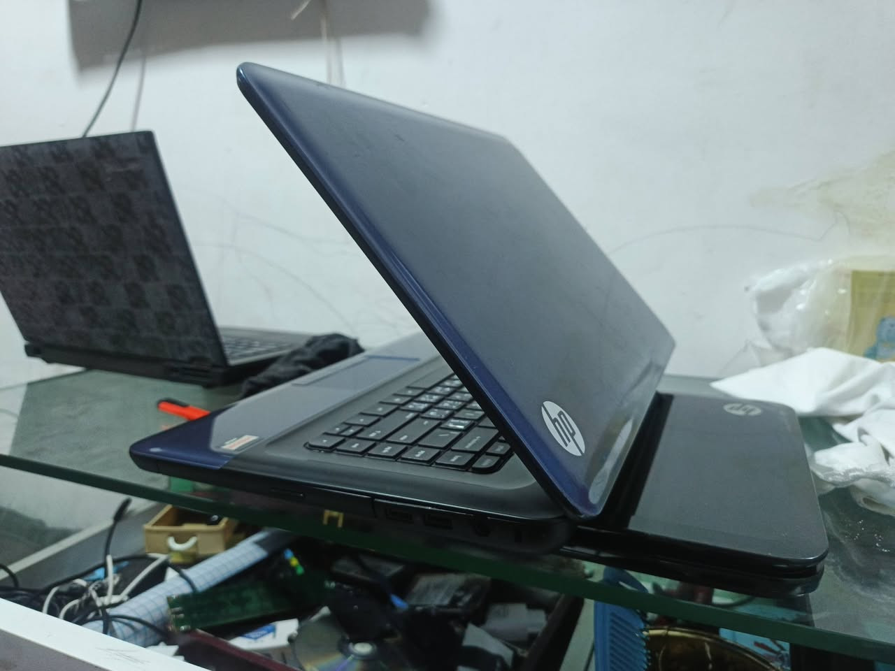 لابتوب hp
معالج AMD

رام 4 GB

هارد 320GB

شاشة 15انج

بطارية بحالة جيدة

نظافة جيدة

سعره 65 ألف قفل 

تواصل ***********واتساب
