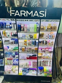 عارضات ٣ قطع • ميز مكتبي جديد • عليه مجال