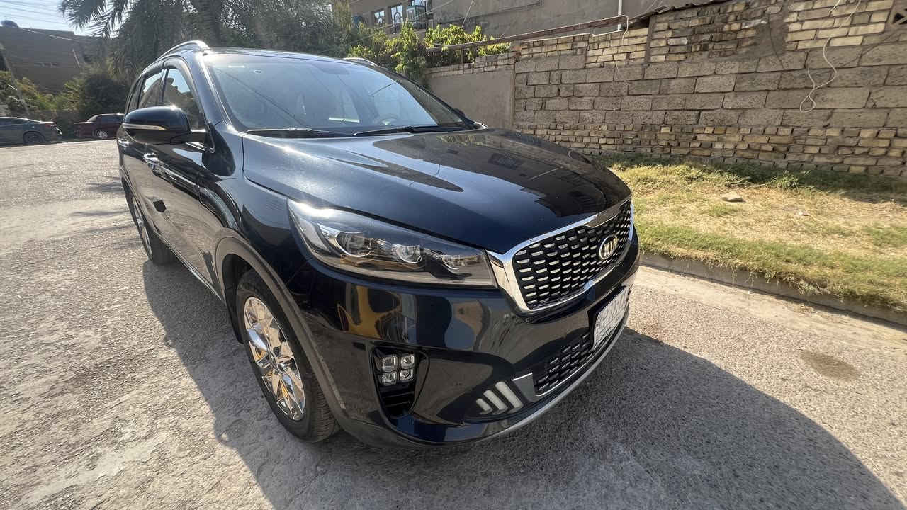 ]🚘 للبيع | Kia Sorento 2020 | خليجي | V6

▪️ موديل: 2020

▪️ محرك: (6 سلندر) V6

▪️ ناقل حركة: أوتوماتيك

▪️ دفع: أمامي (FWD)

▪️ الممشى: 94 ألف كم

▪️ اللون: أزرق غامق يظهر أسود بالظل (ازرق غير محدد)

▪️الرقم بغداد خصوصي (مشروع وطني)

المواصفات:

✔️ 7 مقاعد

✔️ تشغيل بصمة (Keyless Start)

✔️ شاشة

✔️ Apple CarPlay & Android Auto

✔️ شحن لاسلكي

✔️ كاميرا خلفية

✔️ مقاعد كهربائية

✔️ تكييف ثلاث قطع + بردات خلفية

✔️ مرايات جانبية كهربائية شفط

✔️ باب الجنطة كهربائي

✔️ حساسات امامية وخلفية

✔️ بصمة عدد 2

حالة السيارة:

محرك وجير وشاصي بحالة ممتازة.

صيانة دورية والزيوت مبدلة بانتظام.

السبير الأصلي موجود.

السيارة استخدام شخصي ونظيفة جدًا، لا تحتاج أي مصروف.

جاهزة للفحص بأي مكان.

💵 المطلوب: 24.500 دولار وبيهة مجال.

📍المكان: بغداد-الدورة

📩 للاستفسار الاتصال على الارقام:

*********** د.محمد ثامر

*********** د.احمد ثامر
