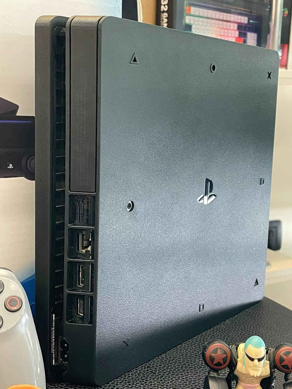 PS4 slim 
نظام 13.50 لا يعدل 
جهاز مختوم غير مفكوك 
مع قبضة فابرك اورجينال 
مع كامل الوصلات 
مع بكج العاب اختياره على زوقك 
نظافة الجهاز 100%
كفالة 6 أشهر من ايا سوء صنع ✨
السعر 🔥🔥🔥🔥🔥🔥🔥
للتواصل : 0981084823 واتساب


**إذا كنت صاحب هذا الإعلان وتريد حذفه لأي سبب، رجاءا أرسل رسالة إلى الدعم الفني**