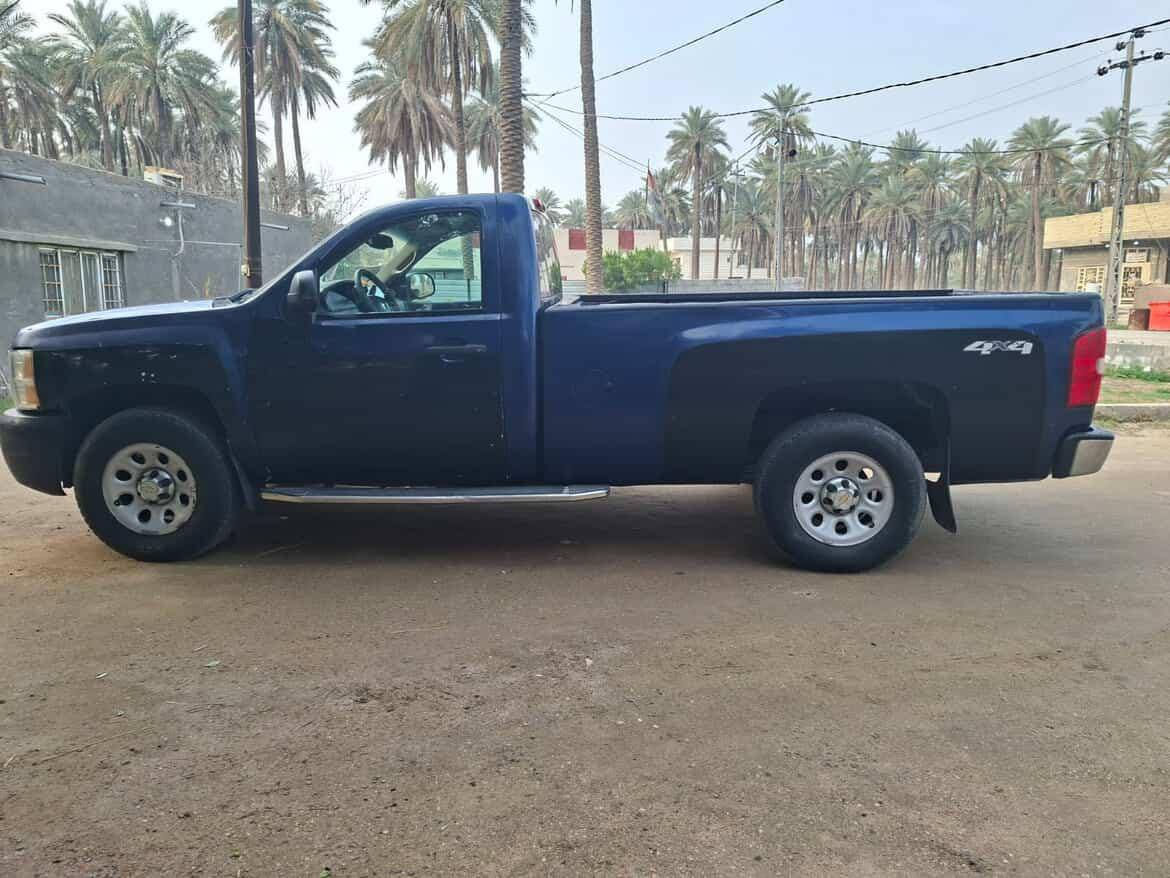 (تم اعادة النشر بسبب الوعود الكاذبة) 
سلام عليكم 
سلفرادو 2013 تك باب 
رقم نجف انكليزي باسمي السياره مكينه 6 سلندر وكير جدد حداديه جديده السياره نضيفه ما متعوبه وارد امريكي حادث بنيد وجاملغ بدي طويل فور ويل  مكان السياره كربلاء السعر 80 ورقه وبيهه مجال 
للاستفسار على الرقم ***********
