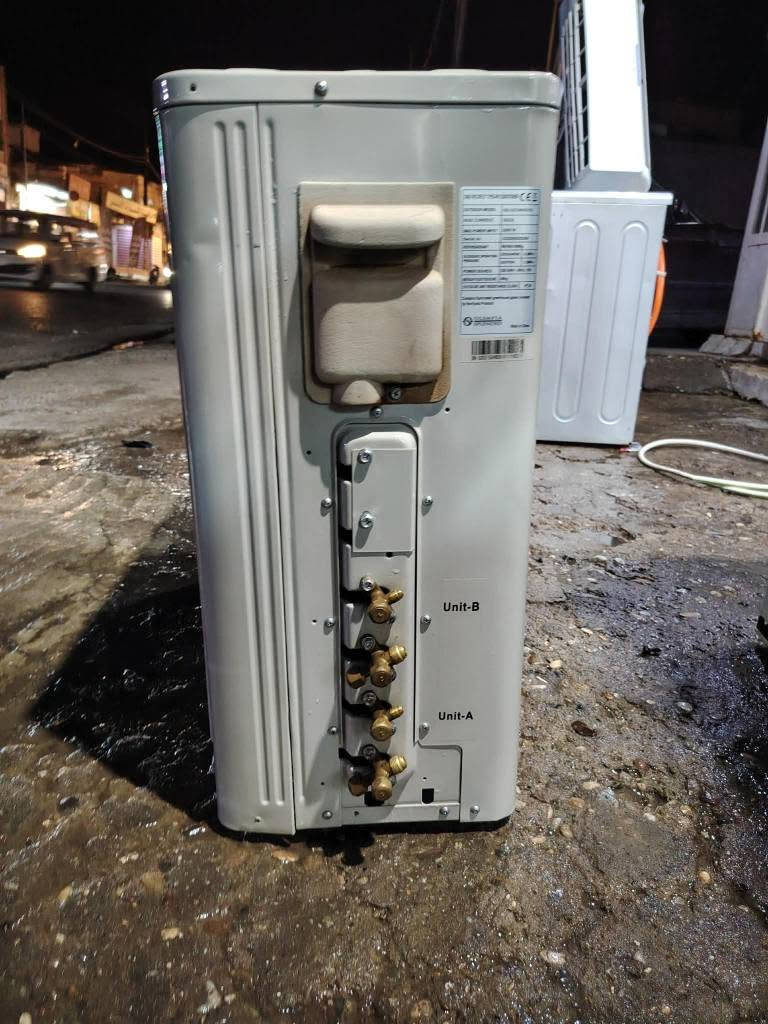 سبلت للبيع النوع اولمپيا يچي بينو داخليتين وخارجيتة وحدة ينربطون عليها حجم كل سبلت طن واحد فول نظاافة وشررط شغال كلو اسبوع ضمان بعد الشد...بارد ثلج وتدفئة فول..
ألسعر راسلوني خاص او اكون اسفل ألمنشور مكتوب مراسلة موصل, نينوى


**إذا كنت صاحب هذا الإعلان وتريد حذفه لأي سبب، رجاءا أرسل رسالة إلى الدعم الفني**