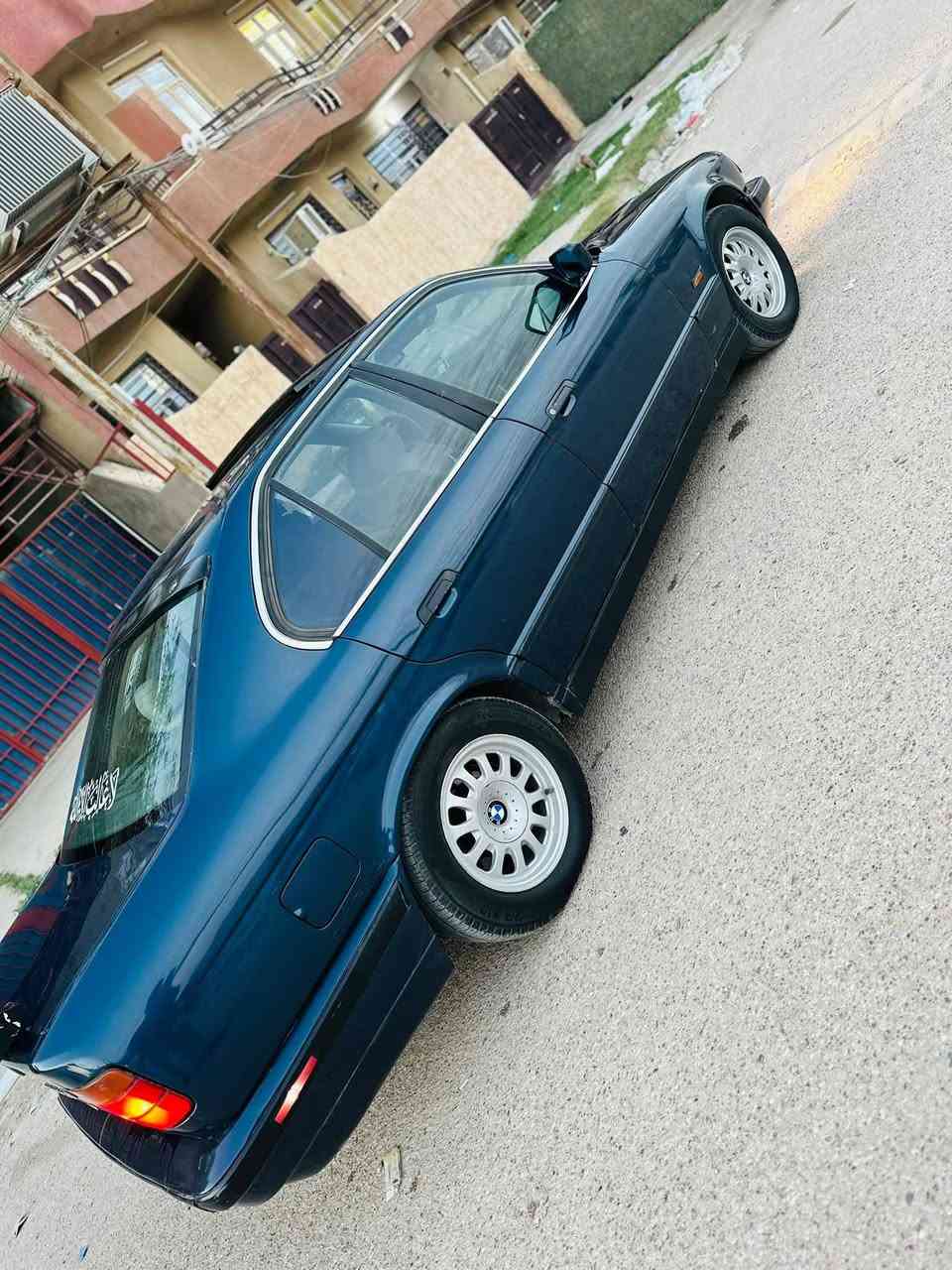 سلام عليكم للبيع او مراوس 
بي إم 535اصل موديل 1991سياره حلوه وبلاديه بدون ضربه مصبوغه الجماليه كير مكينه كفاله 
سلات روف تخم تاير جديد كهربائيات كلها شغاله سنتر لوك
رقم بغداد بسمي #السعر50وبيهامجال 
العنوان بغداد الكاضميه
  ***********☎️***********
