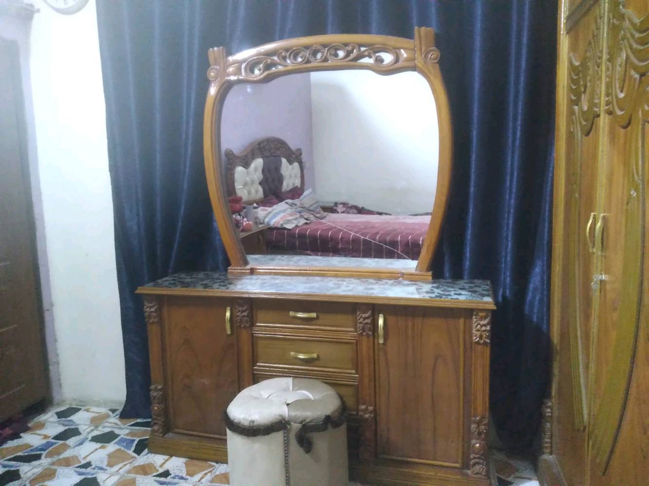 غرفه للبيع للاستفسار الاتصال ع هذه الرقم
