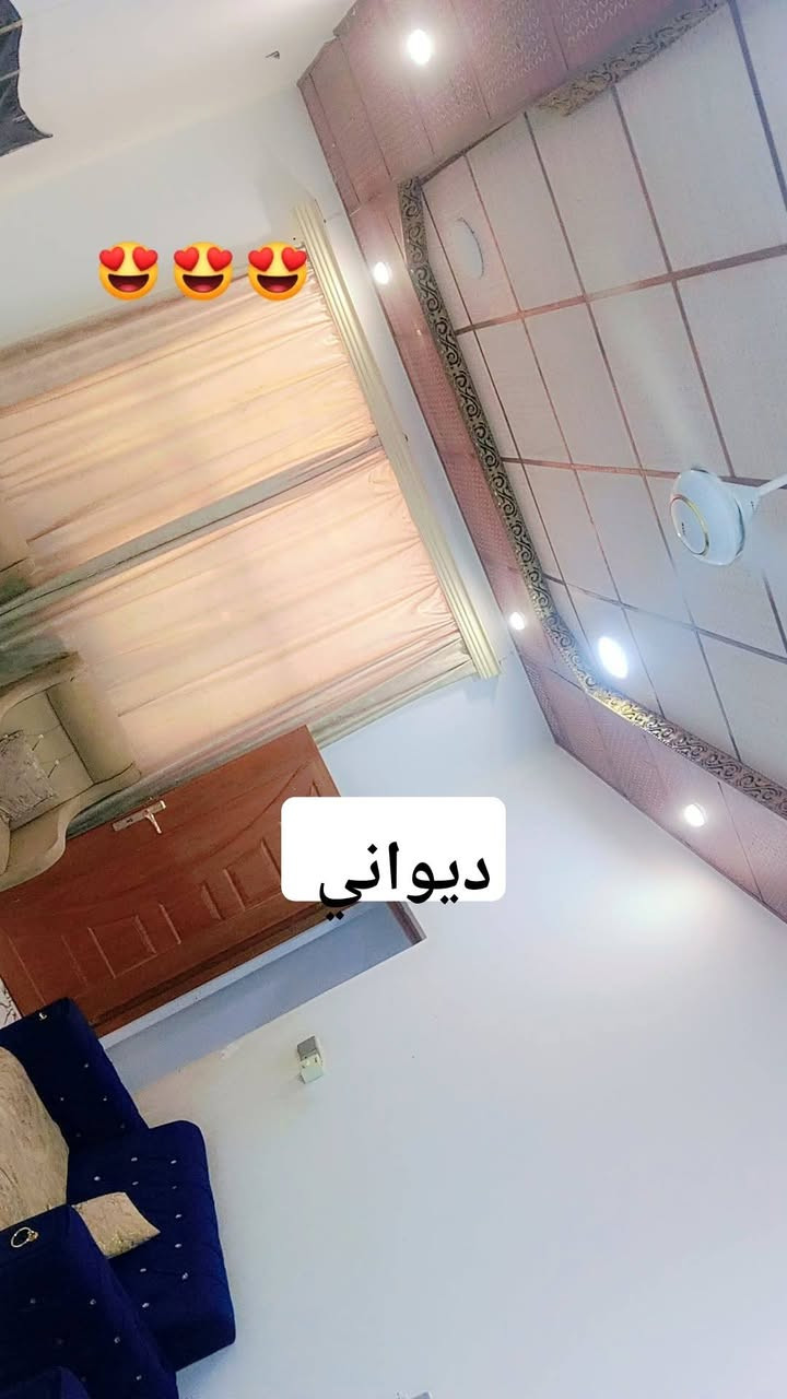 سلام عليكم دار البيع مساحته 200م مكان ناصريه السكان صناعي قرب مجمع سيد الشهداء تفاصيل  ع خاص ***********
