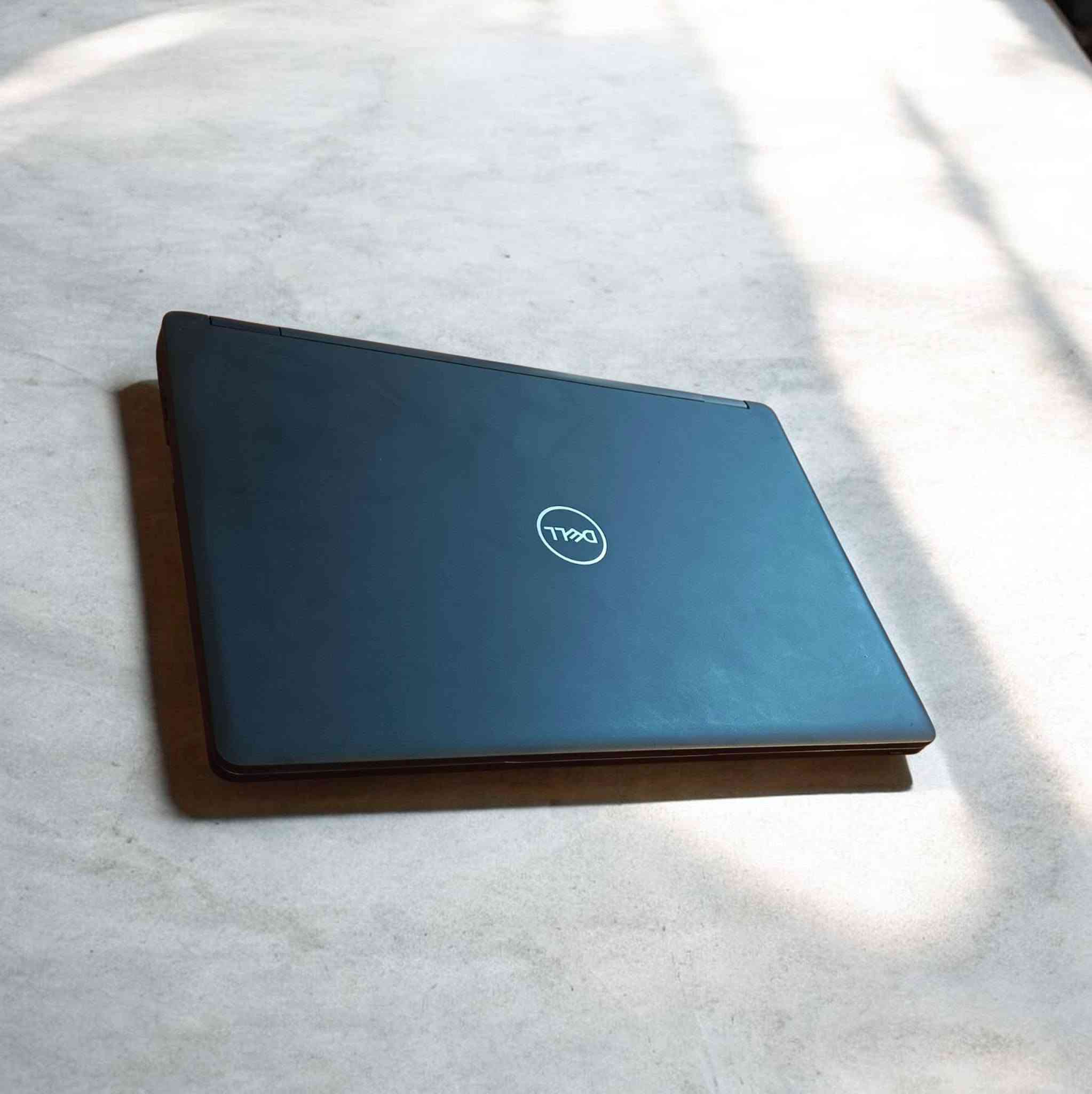 جمعة مباركة 
يصير اقساط اذا انت عندك راتب 
لابتوب للبيع مستعمل نسبة النظافة 90%
#لمس  Dell cori5 الجيل السابع
مستوى البطارية 93 بالدليل تكفيك 3ساعات
السعر 270.000
***********
