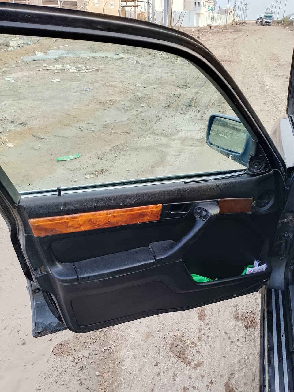 سلام عليكم بيم 730لون رصاصي فيراري ابغداد تكليزي صدر جديد تبريد شغال غرفه جديده السعر55 وبيه مجال قليل حك الجيه سياره بسمي شرط تحويل سريع عقد مروري العنوان ابغداد وترايه بصره ***********
