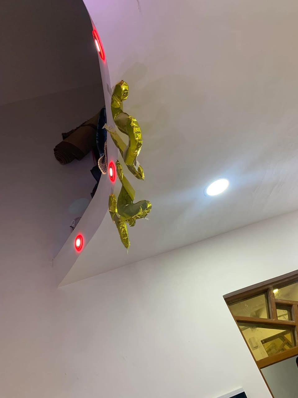 سلام عليكم يوجد بيت للبيع ومراوس حديث جدا بناء ٢٠٢١ سند 25 في منطقة مقابيل المرور الحسينية بدران او سعديه طابو زراعي مي مجاري المساحه ١٥٠ متر واجه ٧ونص نزال ٢٠ غرفتين نوم ومطبخ و استقبال سيراميك وكاشي طابوك جمهوري الاستفسار رقمي واتساب
*********** وتصال عارضه ب ٨٥
