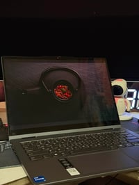 للبيع Lenovo IdeaPad 5 2-in-1 الشاشة oled 😁  * المعالج: Intel Core i7-...