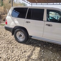 لاندكروز 2004 مكفوله تخم تاير بالون ابو الجمل  الون ابيض مكفوله  جام ك...