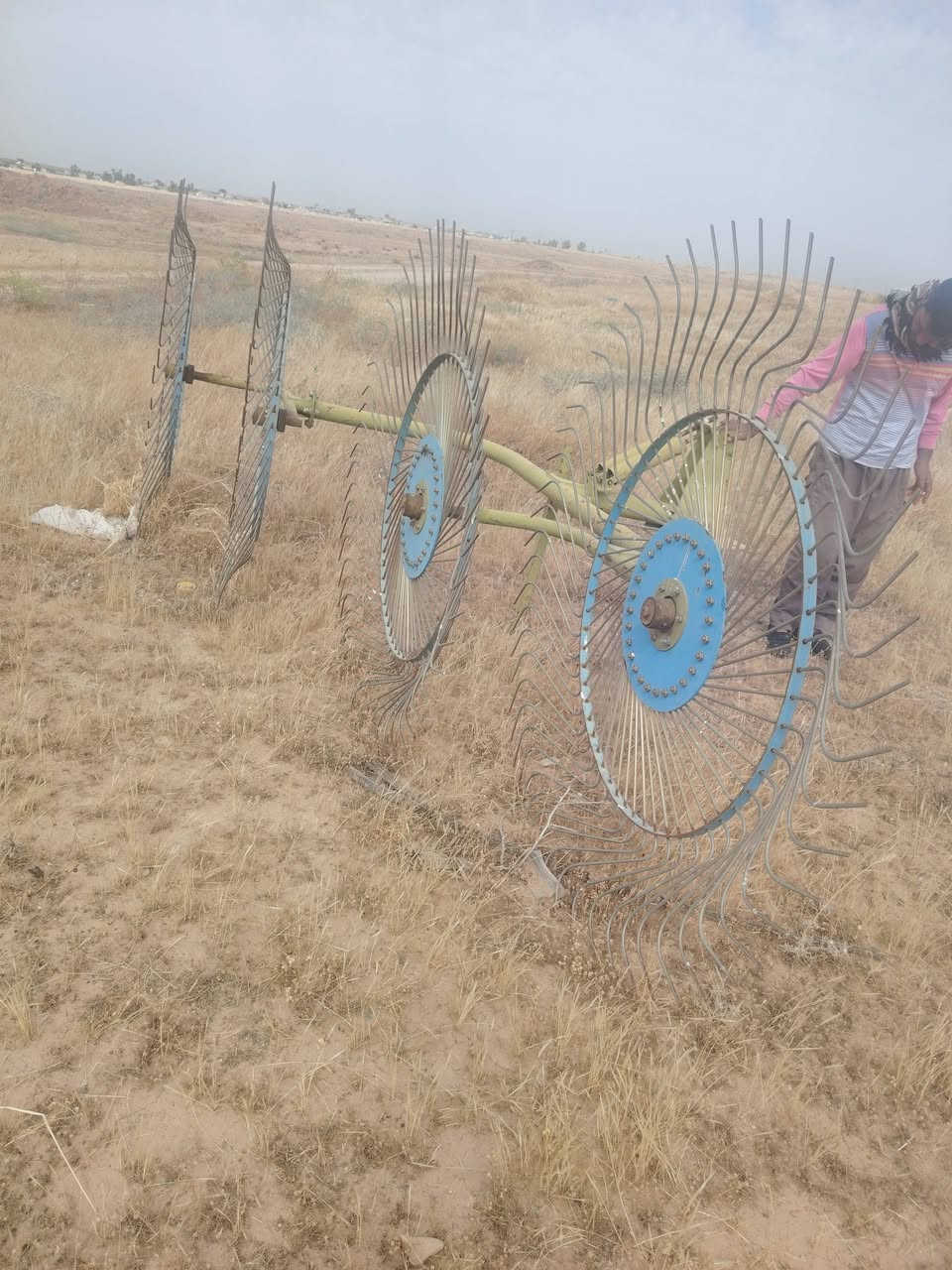 سويتر جديد مشتغل شي قليل المكان ديالى جلولاء ***********
