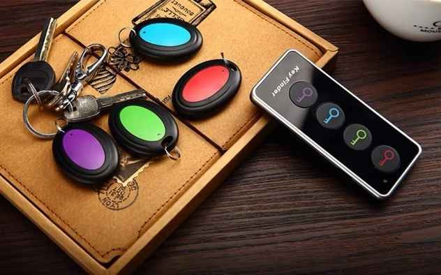 " هذا جهاز Key Finder (مكتشف المفاتيح) اللاسلكي." 
#السعر_15_الف_فقط

* يساعد في العثور على الأشياء المفقودة مثل المفاتيح، المحافظ، والنظارات. 

* يعمل عن طريق إرسال صوت تنبيه مرتفع (75-80 ديسيبل) من جهاز الاستقبال عند الضغط على الزر المطابق في جهاز الإرسال. 

* يغطي نطاق يصل إلى 30 مترًا (131 قدمًا) داخل المنزل. 

* تتضمن العبوة جهاز إرسال واحد و4 أجهزة استقبال وقاعدة وبطاريات ومواد تثبيت. بغداد, العراق


**إذا كنت صاحب هذا الإعلان وتريد حذفه لأي سبب، رجاءا أرسل رسالة إلى الدعم الفني**