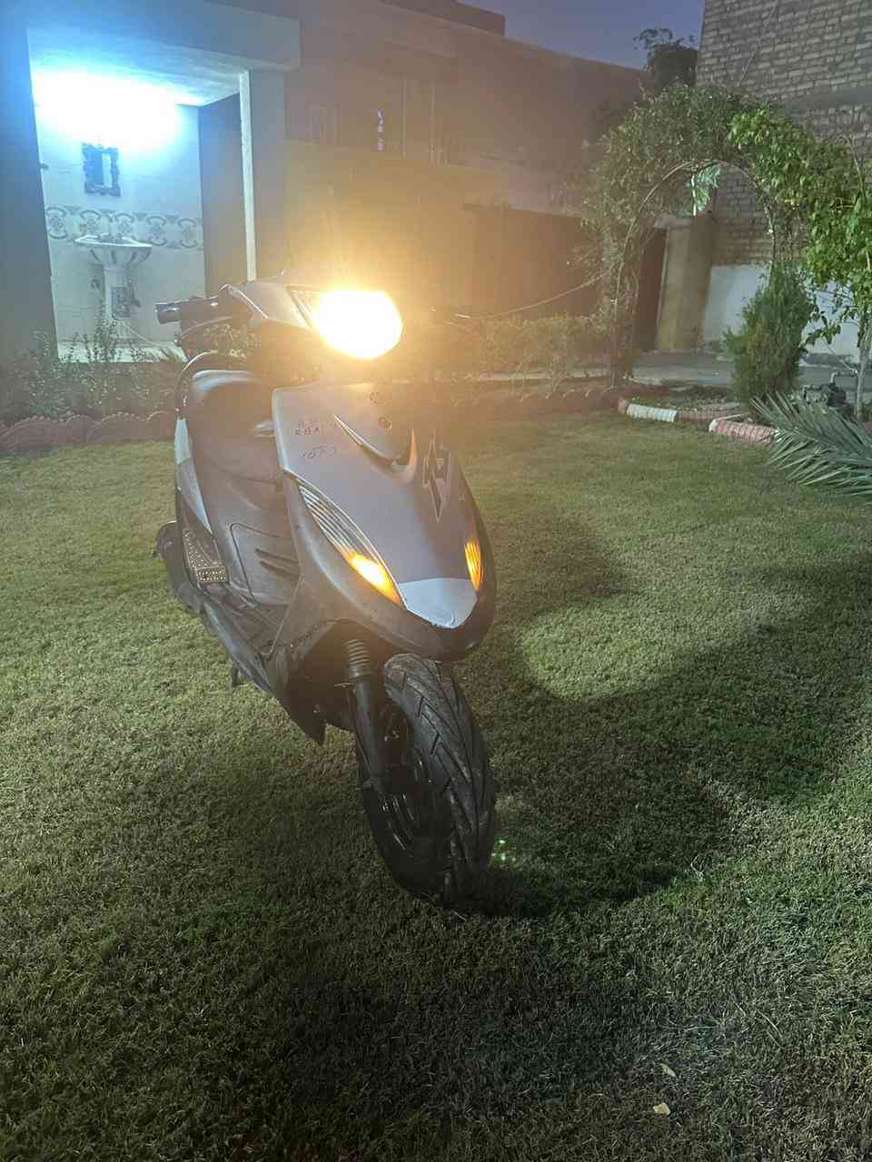 دراجة ماكس عدلة للبيع بلادية مكينة ناعمة الدراجة خرسة كفرات مختم بختم المكينة الدراجة ربمة مشيها يخبل الدراجة نضيفة احلة من الصورة السعر 650 📞للستفسار ‭0776 250 2148‬
