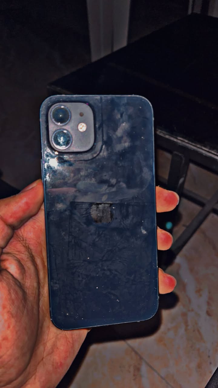 ايفون 12كامرتين ذاكره128 مبدل شاشه ولبطاريه 74 تلفون حيل نظيف سعر 275 وبي مجال  رقم تلفون ***********
