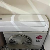 للبيع سبلت LGثنين طن انفيرتر شغال وشرط الفحص والضمان  مكاني بغداد حي ا...