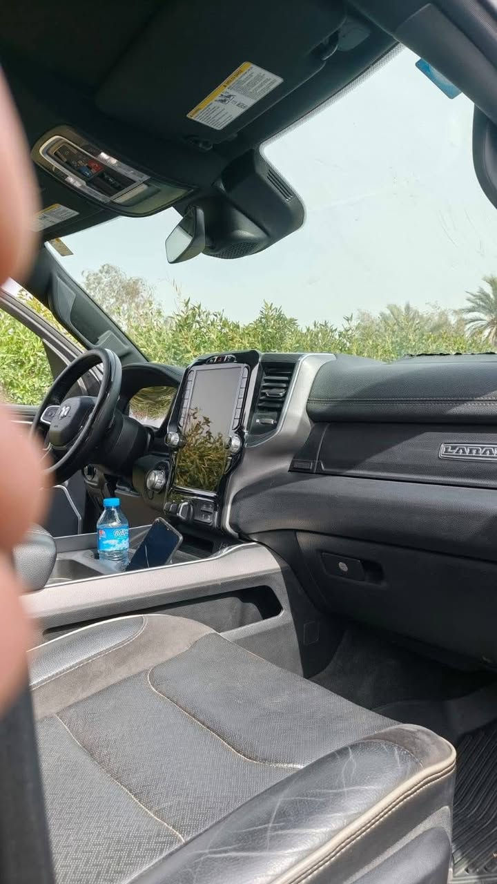 سلام عليكم كلشي مذكور بلصوره وصور حادث خاص يرحم والديكم مو شراي لا يتعبني
مكان بغداد 

الاستفسار ***********

السعر 280 وبي مجال بسيط
